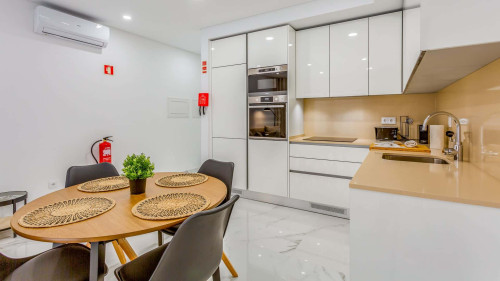 Sublime and Bright 2 BDR Apartment