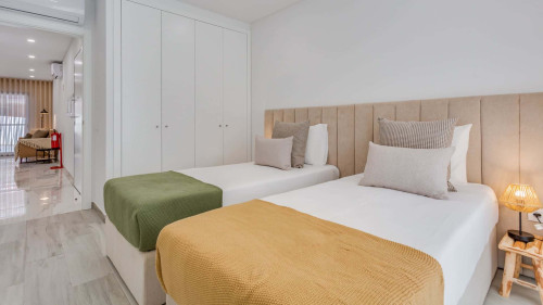 Sublime and Bright 2 BDR Apartment - Gallery - 8