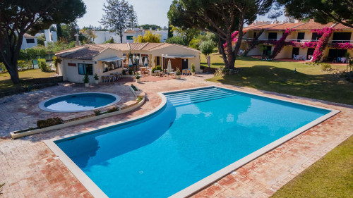 Gorgeous 2BDR W/Patio & Pool