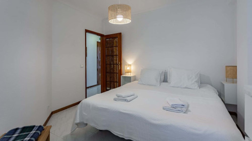 Bright 1BDR Apartment W/Balcony