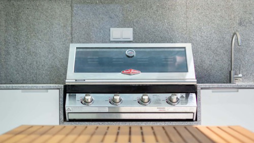 Luxurious 3 BDR House W/ Pool & BBQ