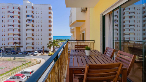T2 com Piscina e AC – Praia –