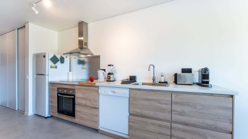 Tasteful 1 BDR Flat W/Balcony & Pool - Gallery - 10
