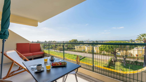 Tasteful 1 BDR Flat W/Balcony & Pool  - Gallery -  5