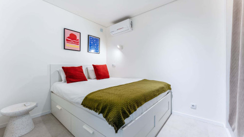 Tasteful 1 BDR Flat W/Balcony & Pool