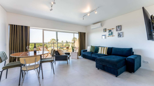 Tasteful 1 BDR Flat W/Balcony & Pool