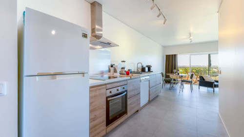 Tasteful 1 BDR Flat W/Balcony & Pool - Gallery - 32