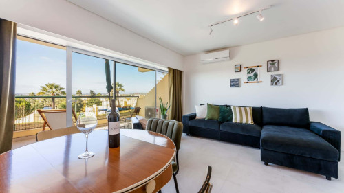 Tasteful 1 BDR Flat W/Balcony & Pool - Gallery - 14
