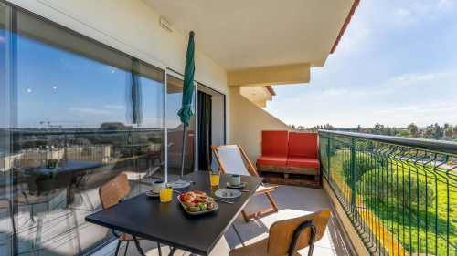 Tasteful 1 BDR Flat W/Balcony & Pool - Gallery - 16