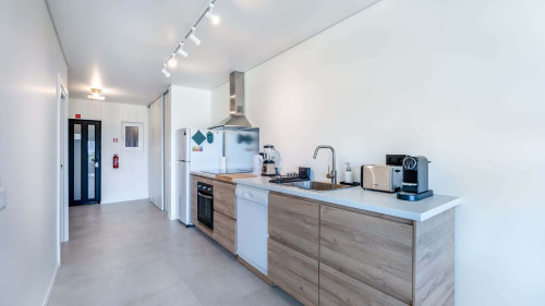 Tasteful 1 BDR Flat W/Balcony & Pool