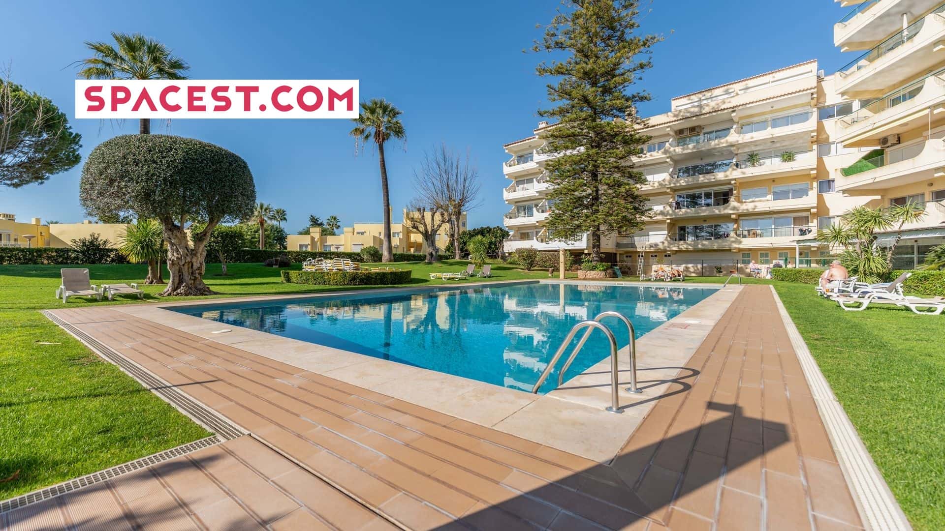  Tasteful 1 BDR Flat W/Balcony & Pool  -  Tasteful 1 BDR Flat W/Balcony & Pool  - Gallery -  1