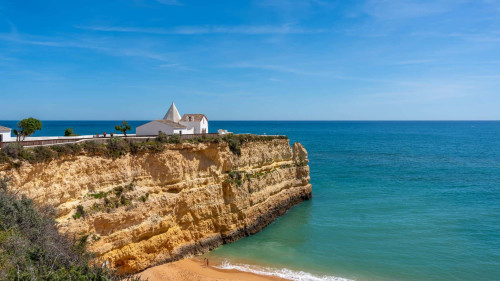 Sweet 1 BDR Apartment W/ Balcony