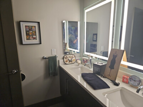 Luxury Apartment in Luxury Complex!