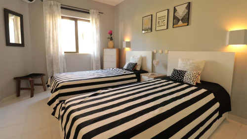 Alvor 1BR Flat in w/ AC & Balcony