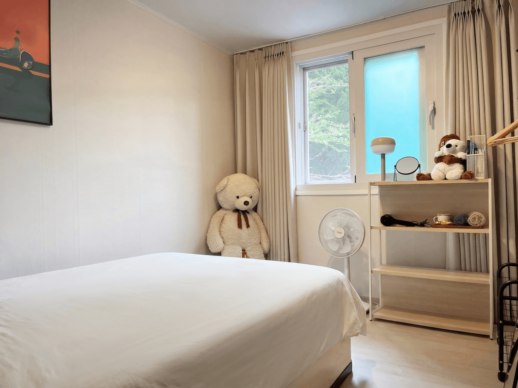 Queen Bed (Full Room) - 1