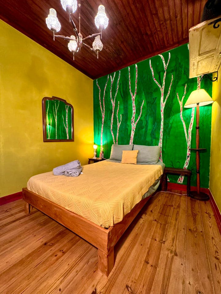 Medium Room - Authentic Coliving Experience in Artistic Vila Franca de Xira - Gallery - 2