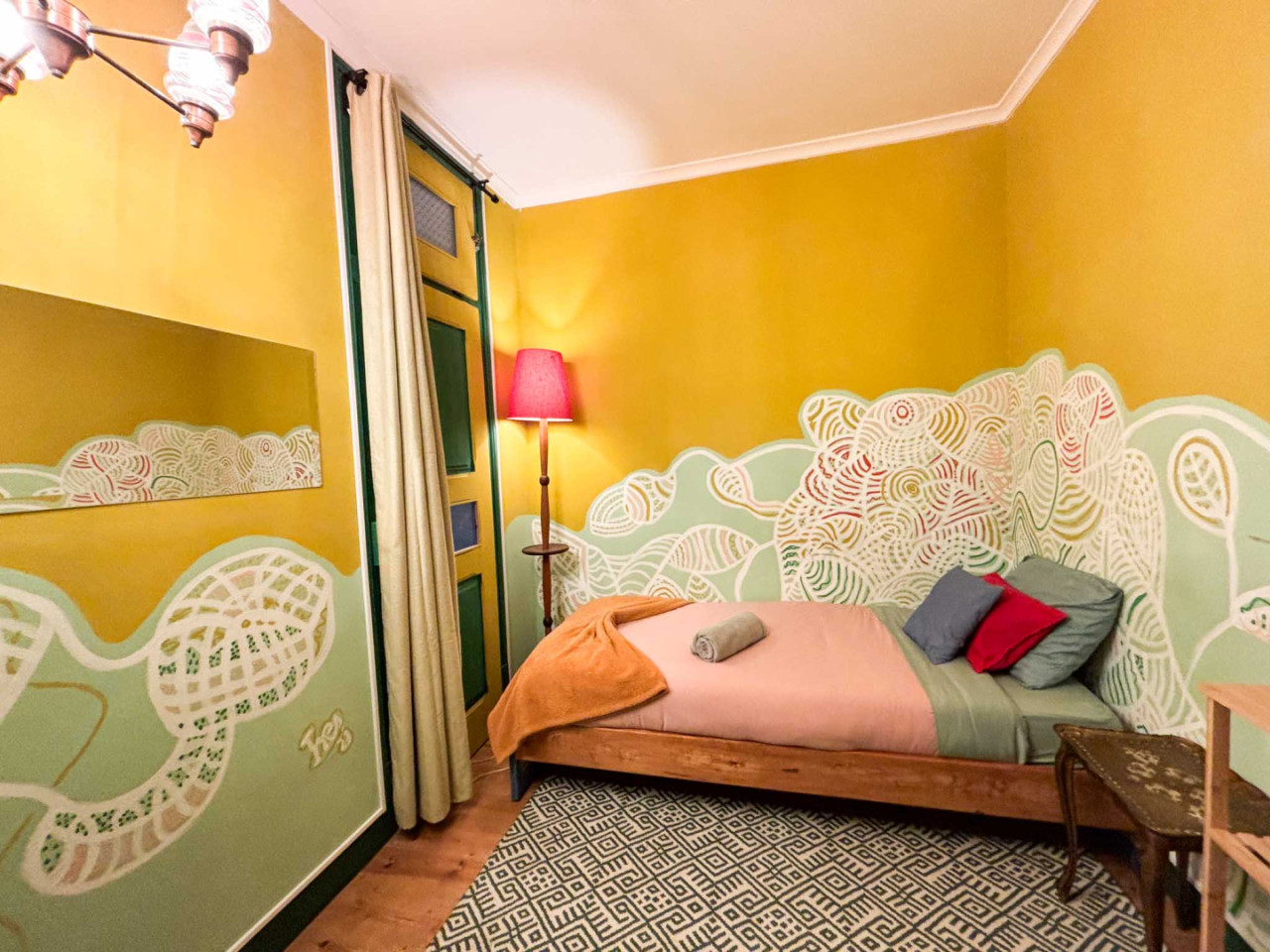 Small Room - Authentic Coliving Experience in Artistic Vila Franca de Xira - Gallery - 13