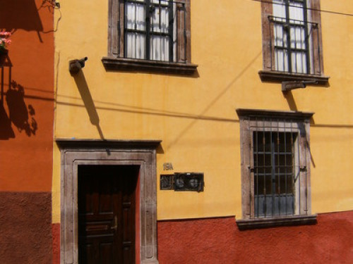 Cool home in center of historic Mex