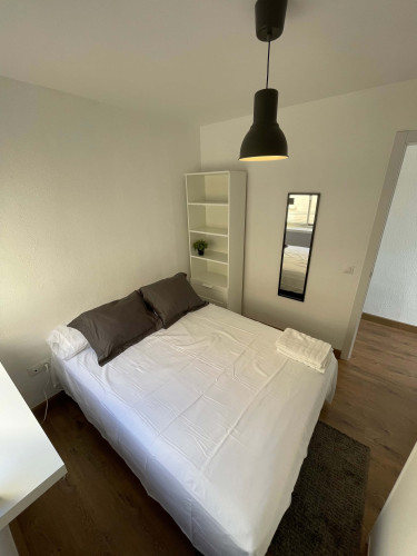 187-4 Calle Cataluña Habitación 4