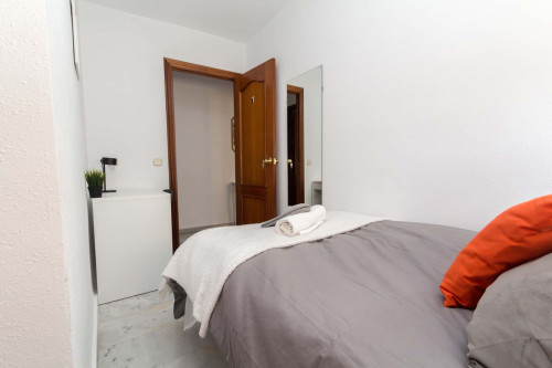 210-1 Calle Martinez de la Rosa 4D Habitación 1