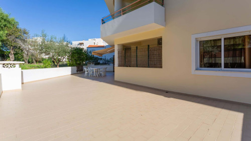 Spacious 2 BDR Apartment W/ Patio