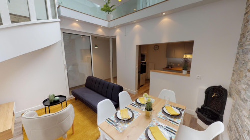 Chic Bright Apt. w/ Terrace close to La cave à théâtre