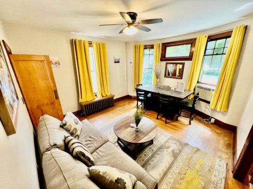 Spacious Bedroom w/ relaxing view nearby Jerry McClatchey Field