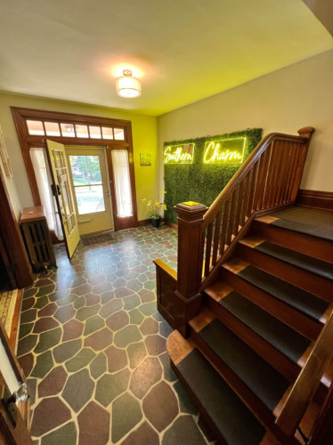 Spacious Bedroom w/ relaxing view nearby Jerry McClatchey Field