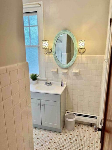 Spacious Bedroom w/ relaxing view nearby Jerry McClatchey Field