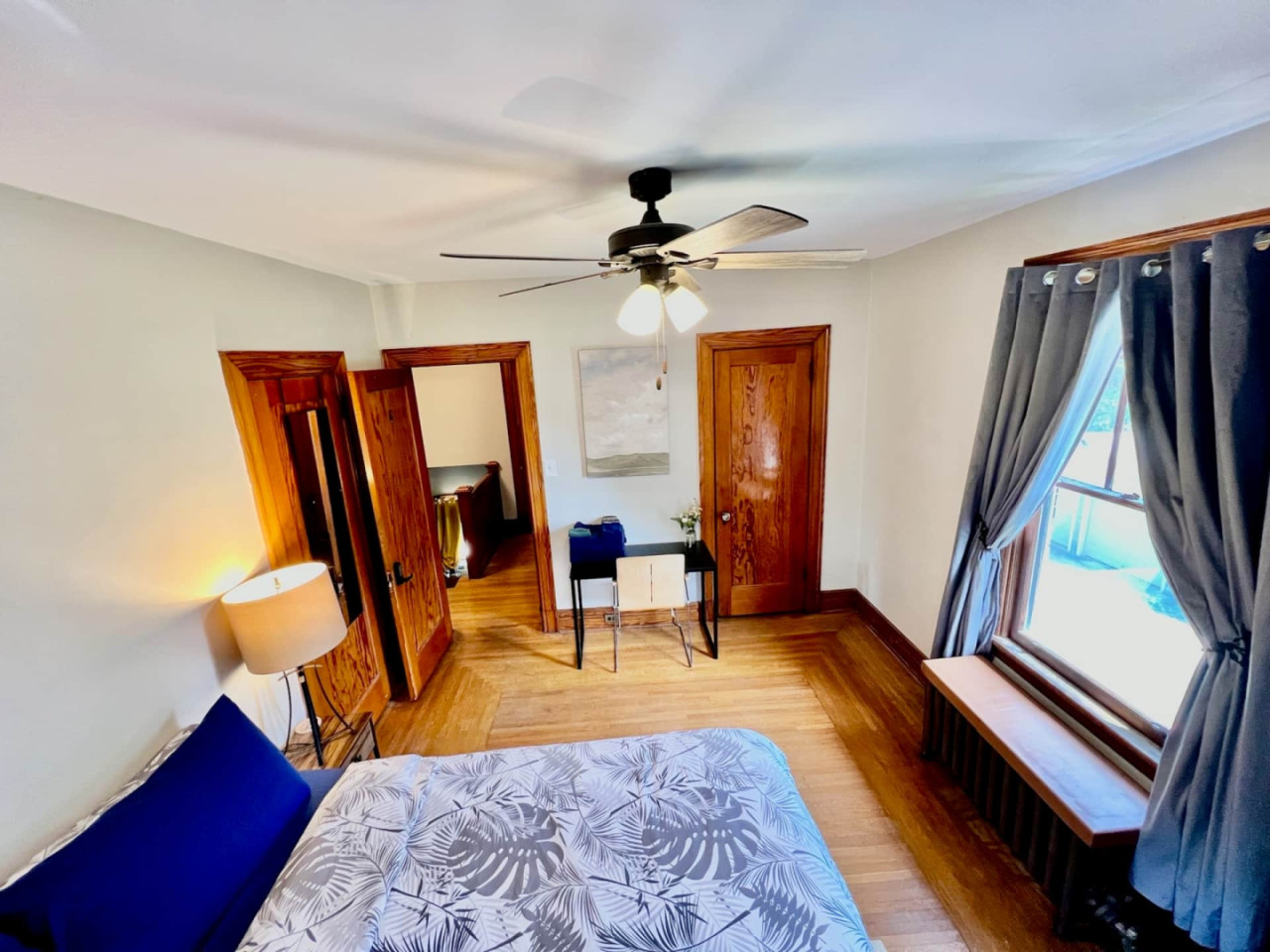Southern Charm Private Queen Bedroom Suite 2 - Spacious Bedroom w/ relaxing view nearby Jerry McClatchey Field House - Gallery - 15