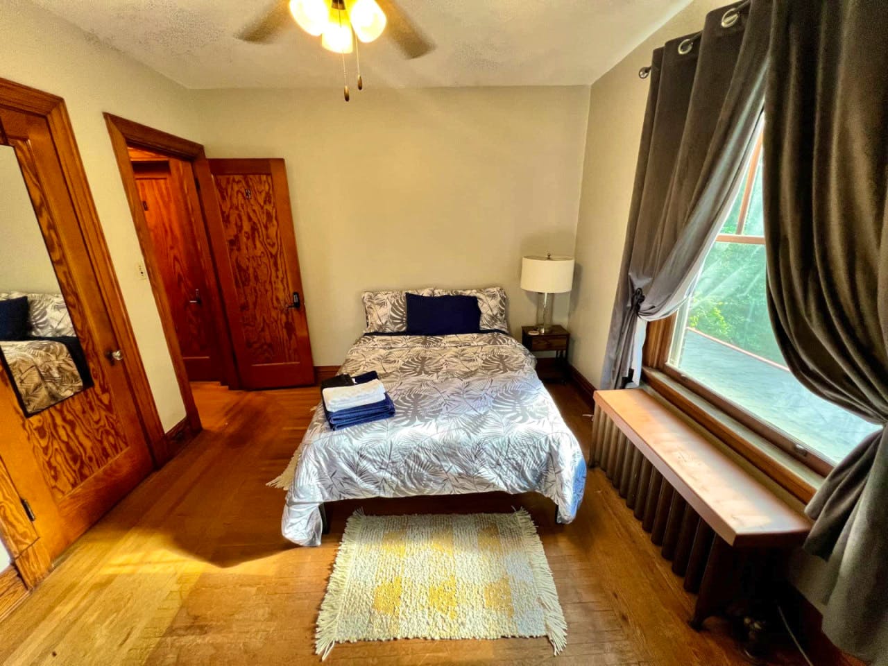 Southern Charm Private Full Bedroom Suite 3 - Spacious Bedroom w/ relaxing view nearby Jerry McClatchey Field House - Gallery - 19
