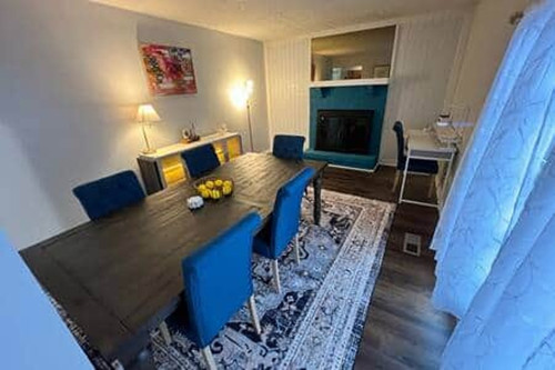 Chic House W/ Modern Amenities about 3-4 Miles near Guardian Angels Cemetery