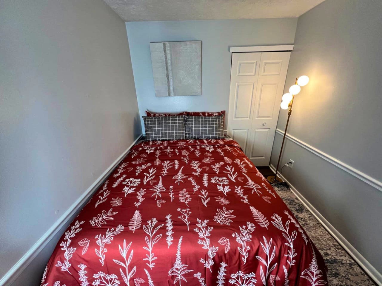 Serene Suburban Queen Suite 2 - Chic W/ Modern Amenities about 3-4 Miles near Guardian Angels Cemetery House - Gallery - 10