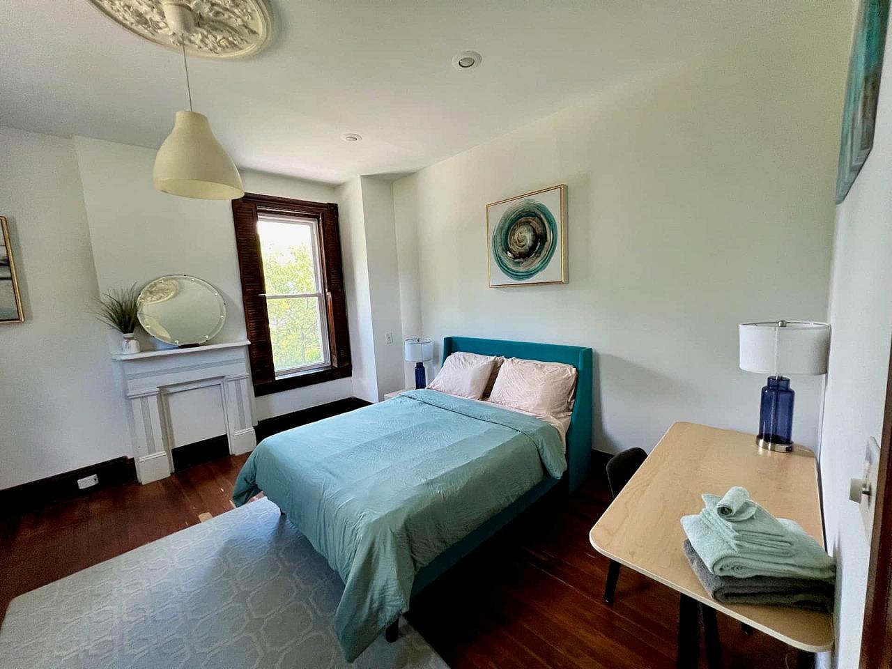  Private Bedroom Suite 2  -  Spacious Bedroom w/ relaxing view nearby Whitton Container Service  - Gallery -  14