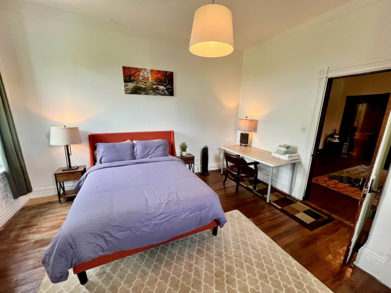  Private Bedroom Suite 4  -  Spacious Bedroom w/ relaxing view nearby Whitton Container Service  - Gallery -  15