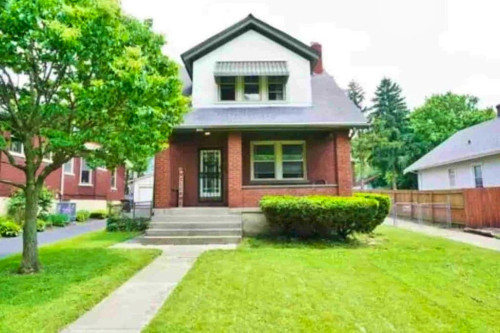 Stunning Beautiful House about 3.5 miles near Jerry McClatchey Field