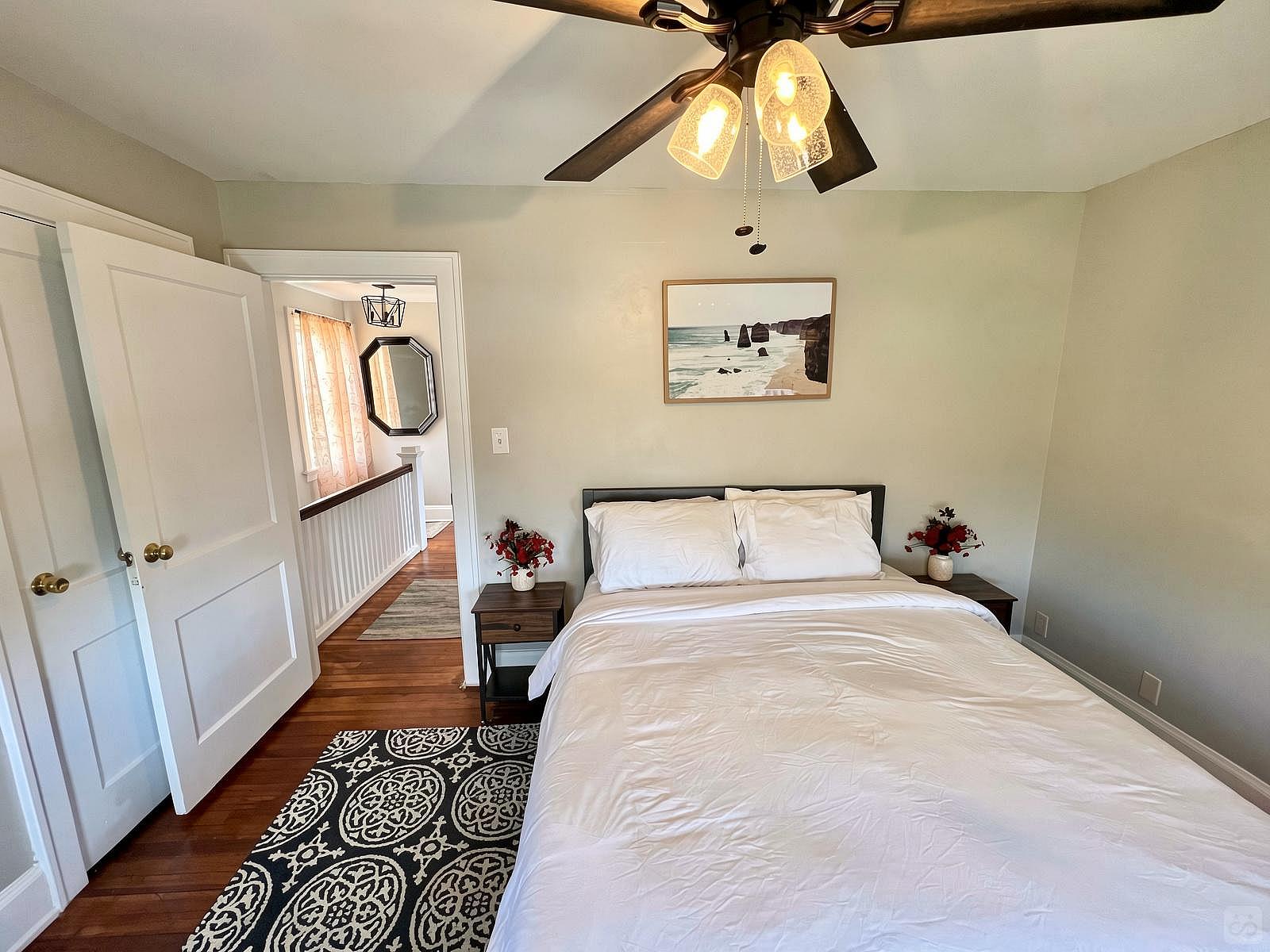  Private Bedroom Suite 1  -  Stunning Beautiful House about 3.5 miles near Jerry McClatchey Field  - Gallery -  14