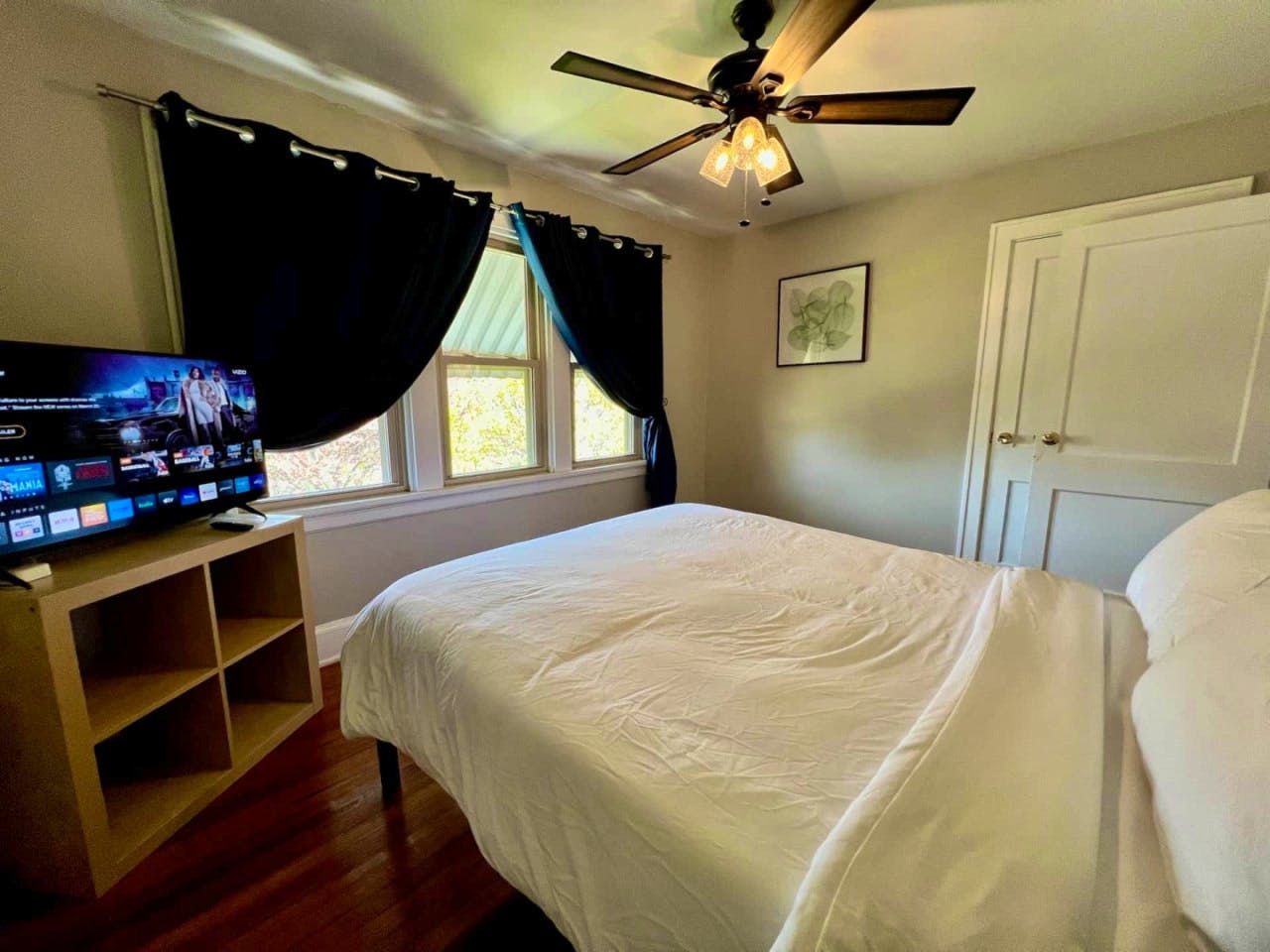  Private Bedroom Suite 1  -  Stunning Beautiful House about 3.5 miles near Jerry McClatchey Field  - Gallery -  3