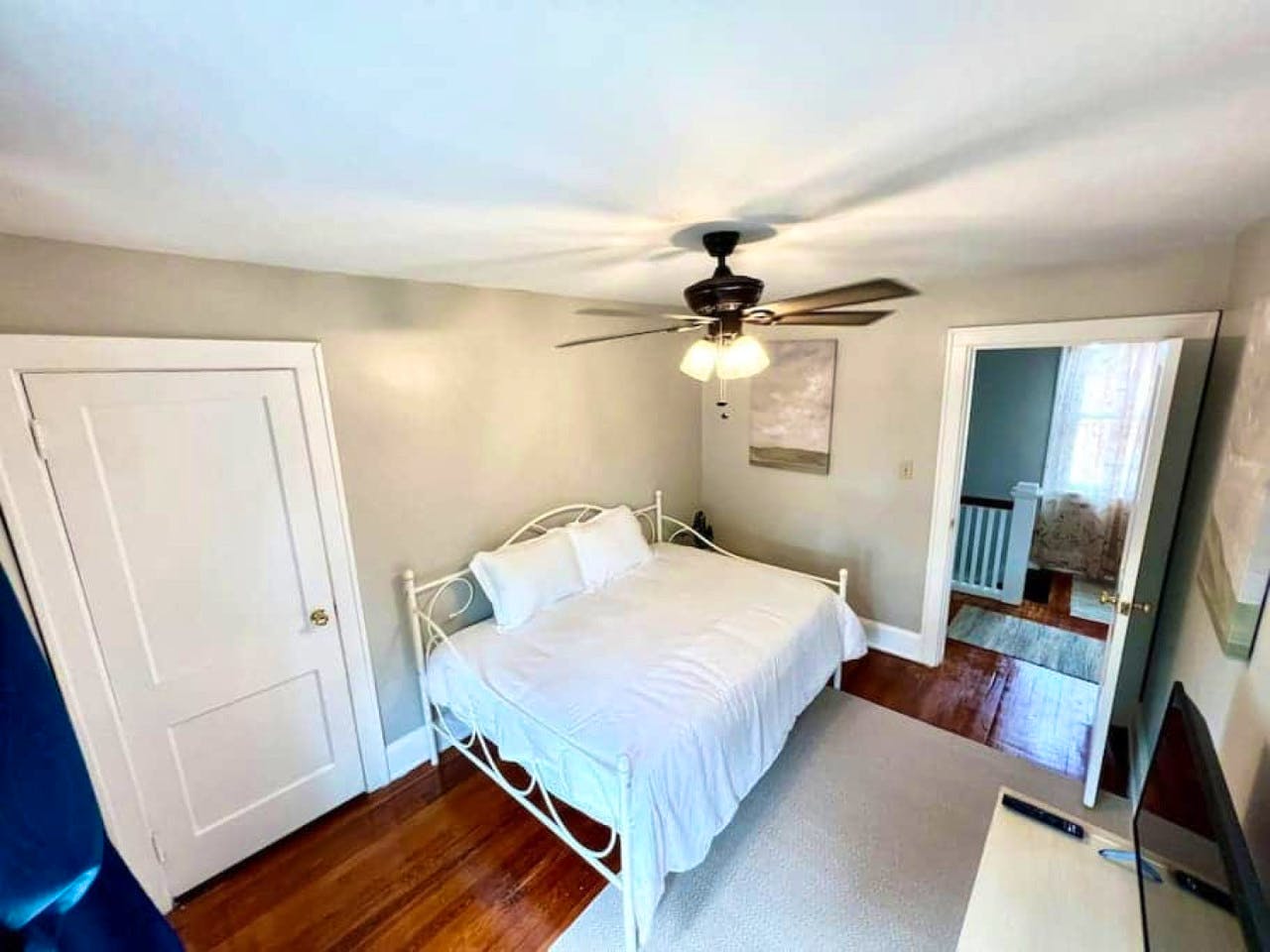  Private Bedroom Suite 2  -  Stunning Beautiful House about 3.5 miles near Jerry McClatchey Field  - Gallery -  10