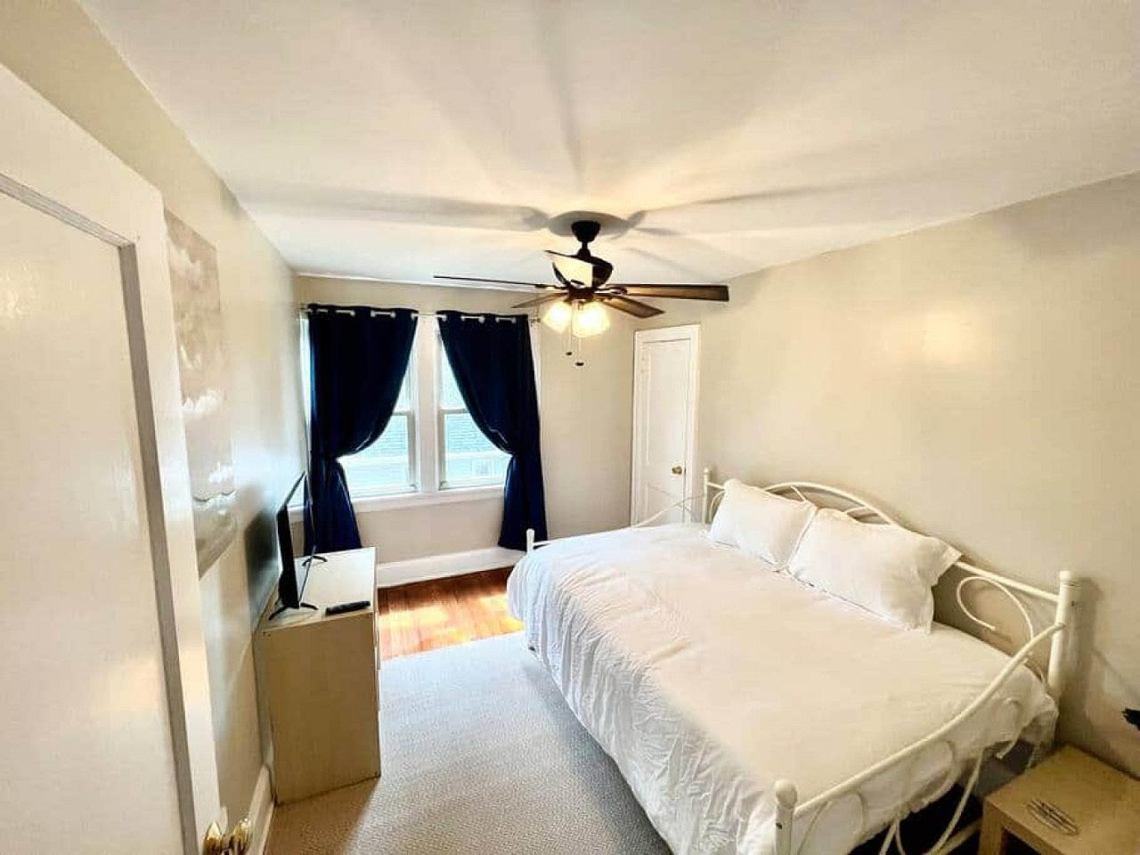  Private Bedroom Suite 3  -  Stunning Beautiful House about 3.5 miles near Jerry McClatchey Field  - Gallery -  11