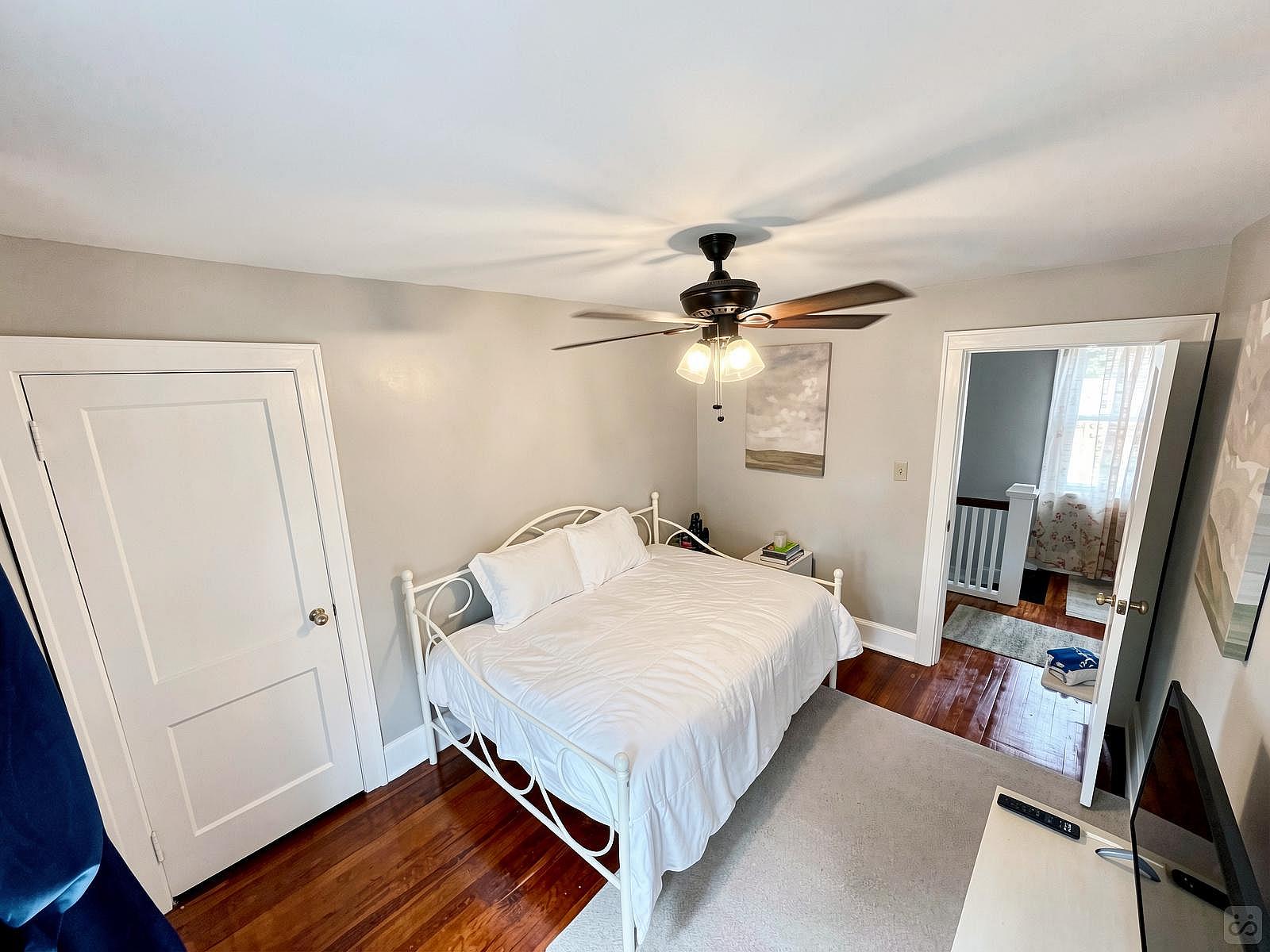  Private Bedroom Suite 3  -  Stunning Beautiful House about 3.5 miles near Jerry McClatchey Field  - Gallery -  15