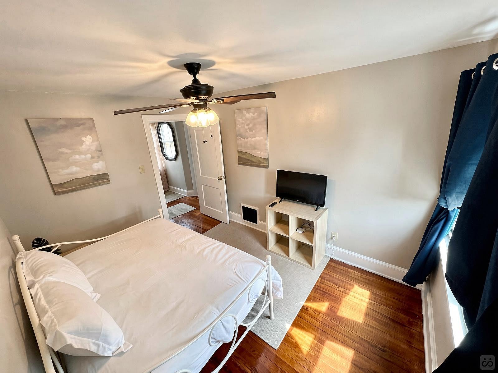  Private Bedroom Suite 3  -  Stunning Beautiful House about 3.5 miles near Jerry McClatchey Field  - Gallery -  13