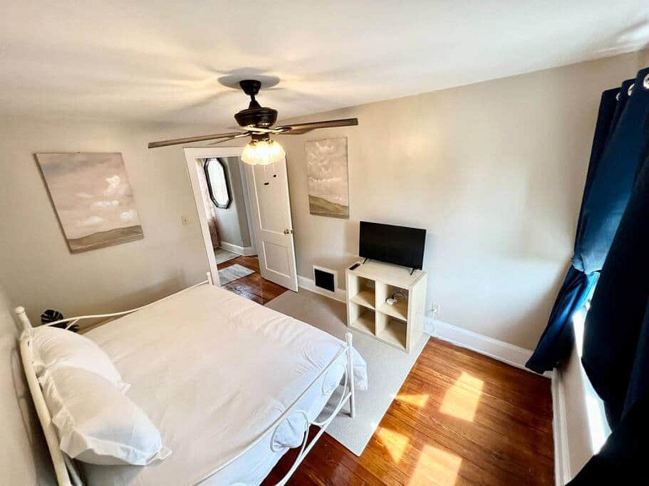  Private Bedroom Suite 3  -  Stunning Beautiful House about 3.5 miles near Jerry McClatchey Field  - Gallery -  10