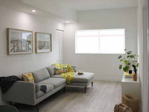 SouthWest 7th Home II - Gallery - 13