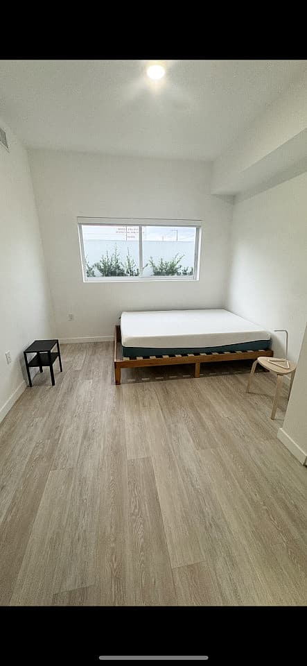  Furnished Ensuite In Shared 5 Bed 3 Bath  -  Relaxing & Quiet House nearby Calle Ocho Plaza Apartment  - Gallery -  31
