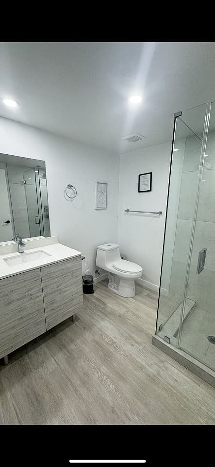  Furnished Ensuite In Shared 5 Bed 3 Bath  -  Relaxing & Quiet House nearby Calle Ocho Plaza Apartment  - Gallery -  27