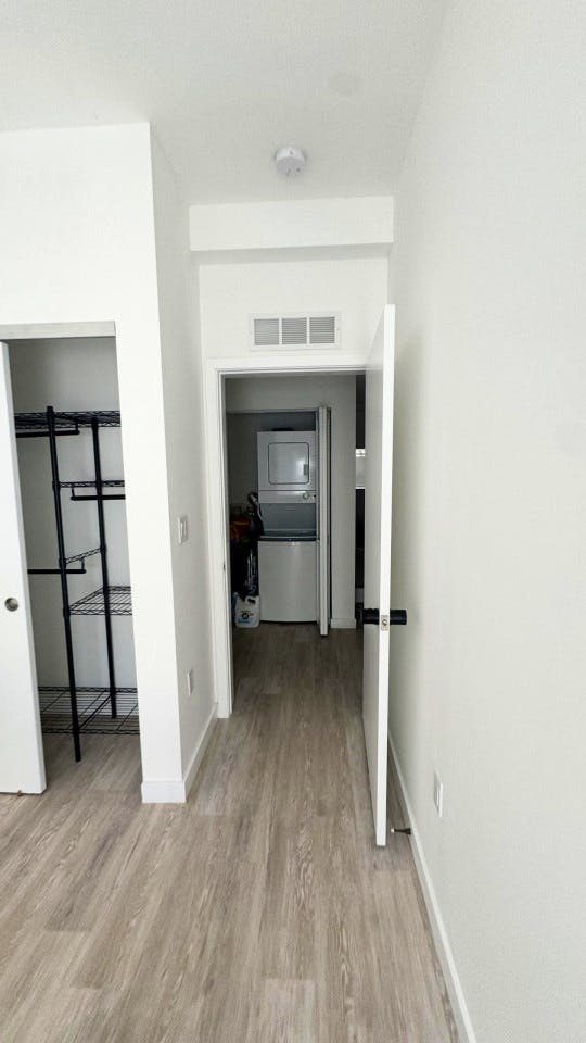  Furnished Ensuite In Shared 5 Bed 3 Bath  -  Relaxing & Quiet House nearby Calle Ocho Plaza Apartment  - Gallery -  22