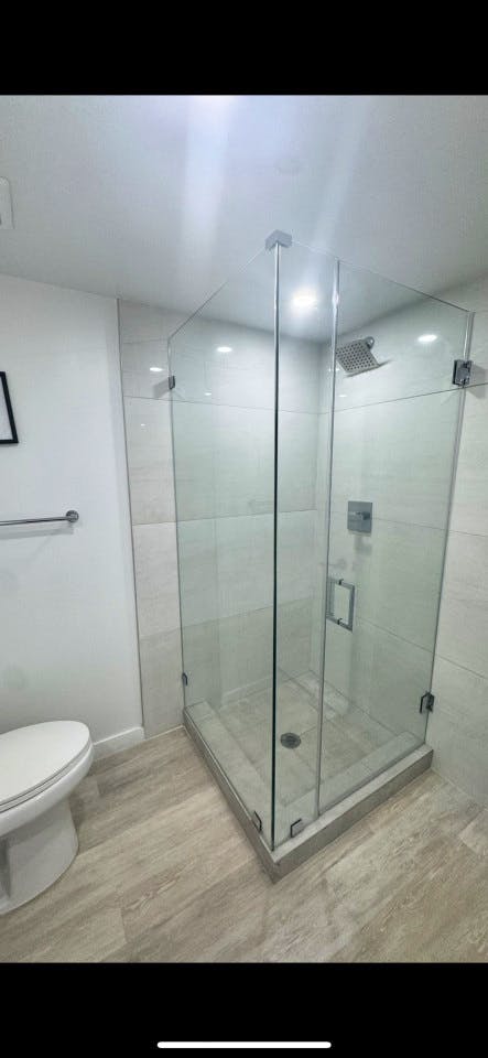  Furnished Ensuite In Shared 5 Bed 3 Bath  -  Relaxing & Quiet House nearby Calle Ocho Plaza Apartment  - Gallery -  12
