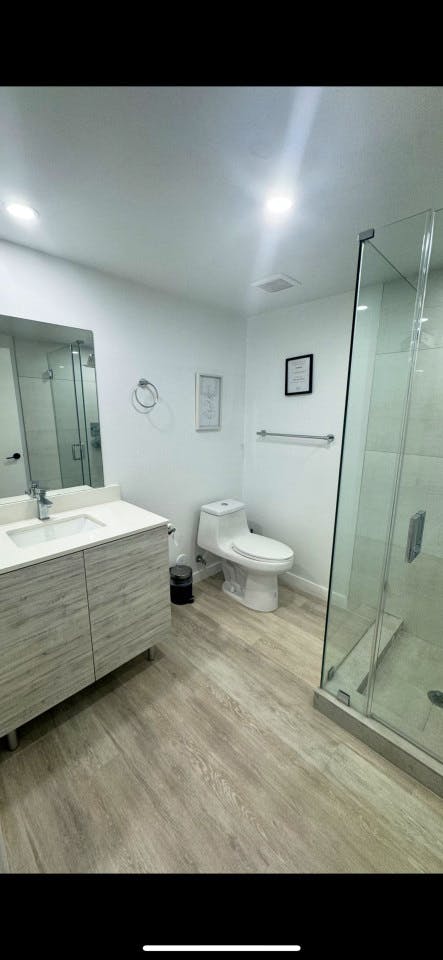  Furnished Ensuite In Shared 5 Bed 3 Bath  -  Relaxing & Quiet House nearby Calle Ocho Plaza Apartment  - Gallery -  13