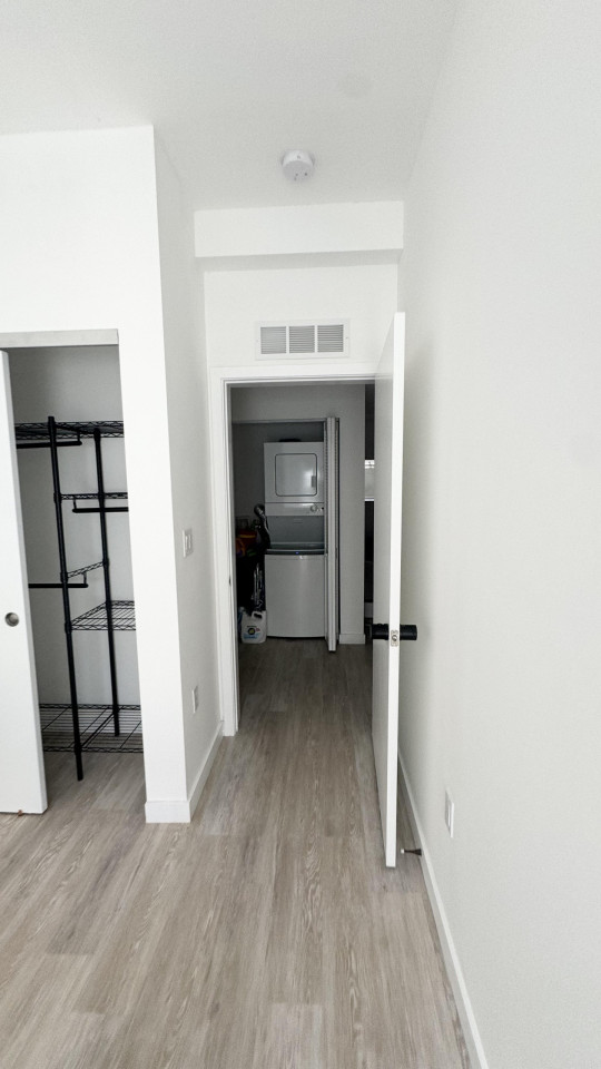  Furnished Ensuite In Shared 5 Bed 3 Bath  -  Relaxing & Quiet House nearby Calle Ocho Plaza Apartment  - Gallery -  18